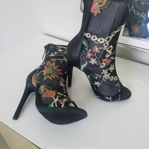 NEW Women's Fashion Mesh Embroidered Ankle Boots - Picture 2 of 4